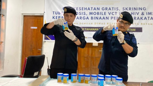 Demi Keamanan dan Ketertiban, Rutan Batam Bersam APH Sisir Kamar Hunian